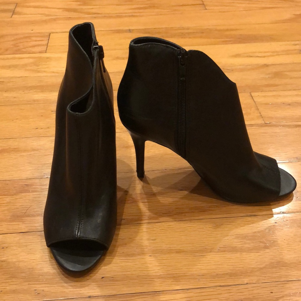 Shoes - zip up peep toe booties
